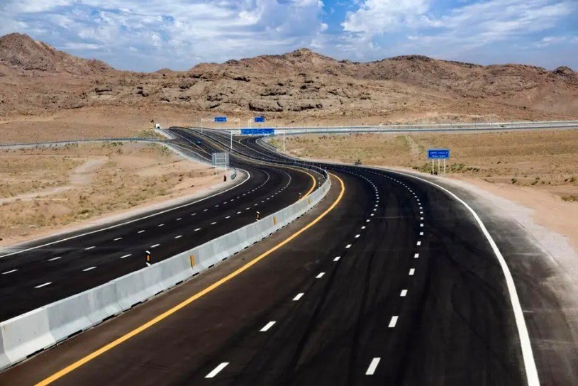 توسعه‌ی شریان‌های ارتباطی ایران؛ ۷۶۰ کیلومتر آزادراه جدید در دست ساخت