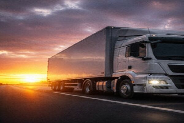 رشد چشمگیر تردد و حمل‌ونقل جاده‌ای در هرمزگان در نیمه نخست ۱۴۰۴